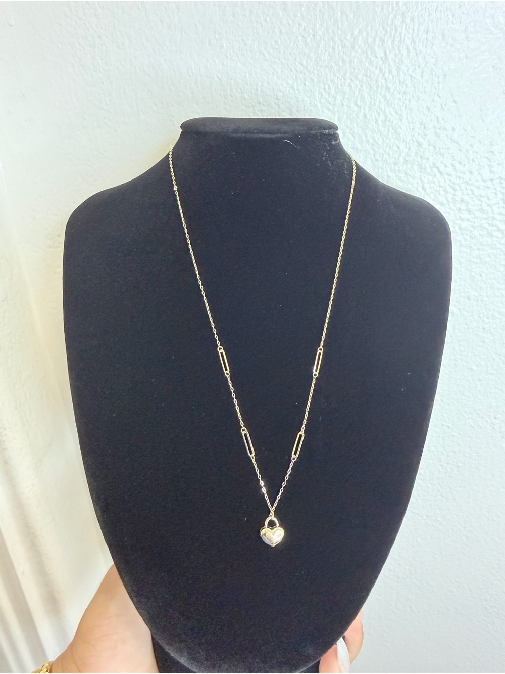 Delicate Gold Heart Pendant Necklace - Women Jewelry